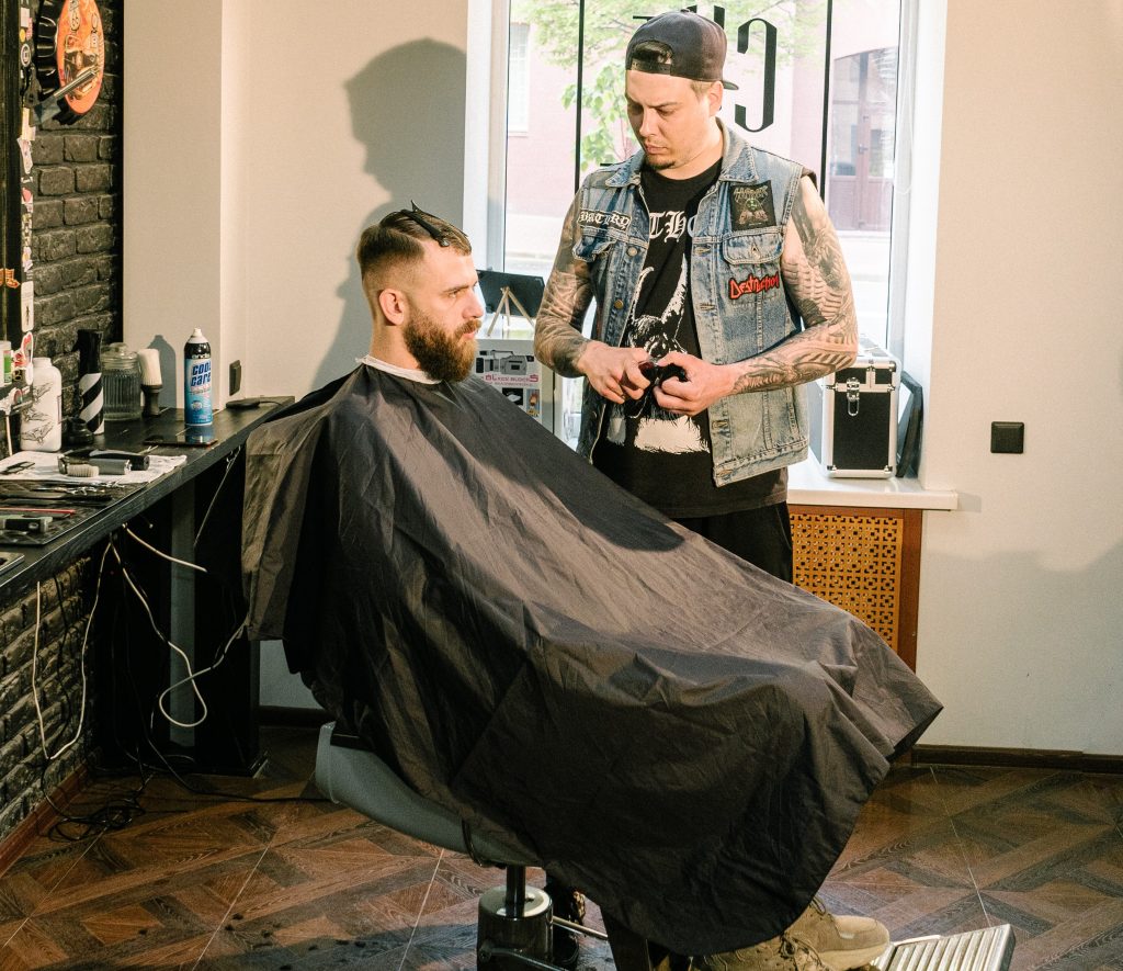 decoración de negocios comerciales barbería como decorar una barbería decorar un negocio atención al cliente, atraer clientes a tu negocio 