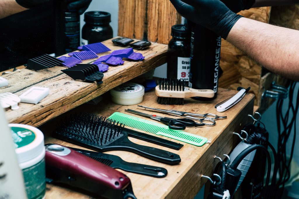 as herramientas para barberos profesionales materiales para peinar hacer cortes de cabello peinados profesionales barberias